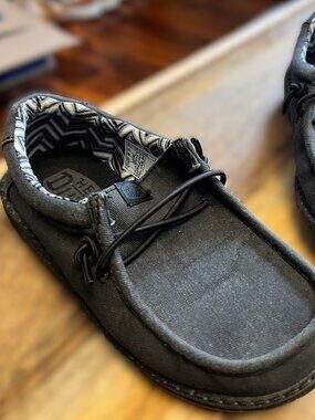 C12 Hey Dudes Slip ons